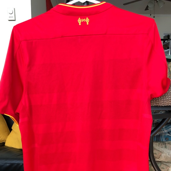 2015/2016 Liverpool FC Jersey - Picture 5 of 5